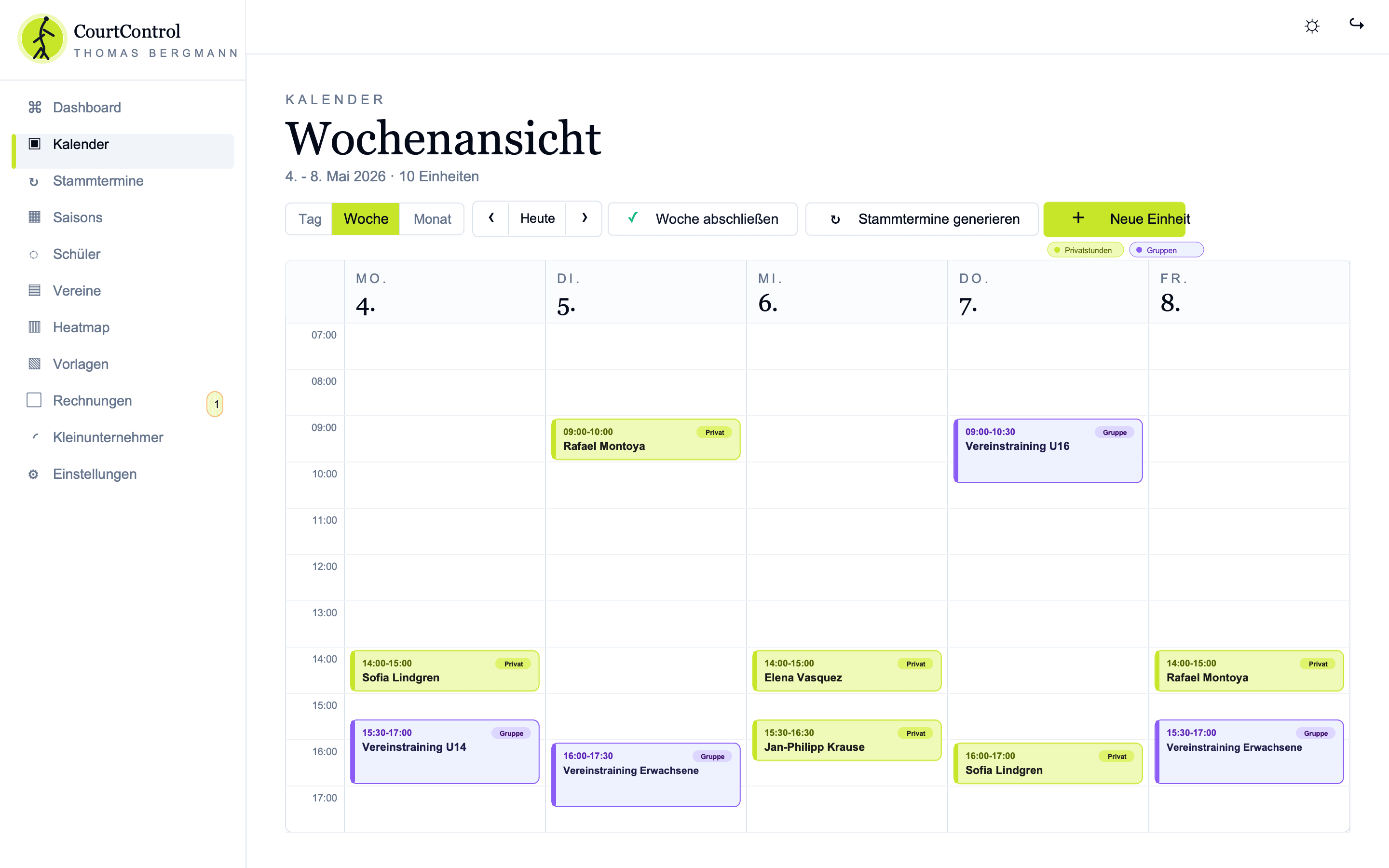CourtControl Wochenkalender mit Trainingsstunden und Vereinsfarben